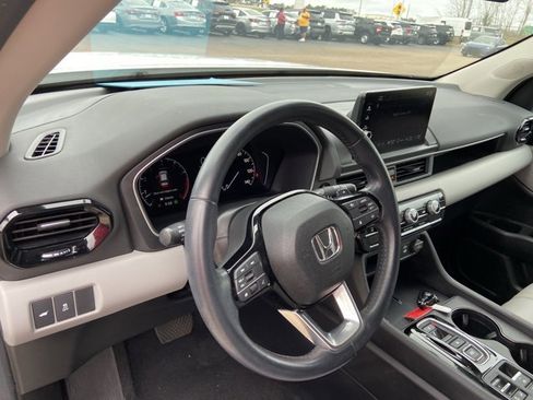 Used 2025 Honda Pilot EX-L image 34