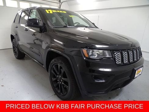 Used 2017 Jeep Grand Cherokee Altitude image 1