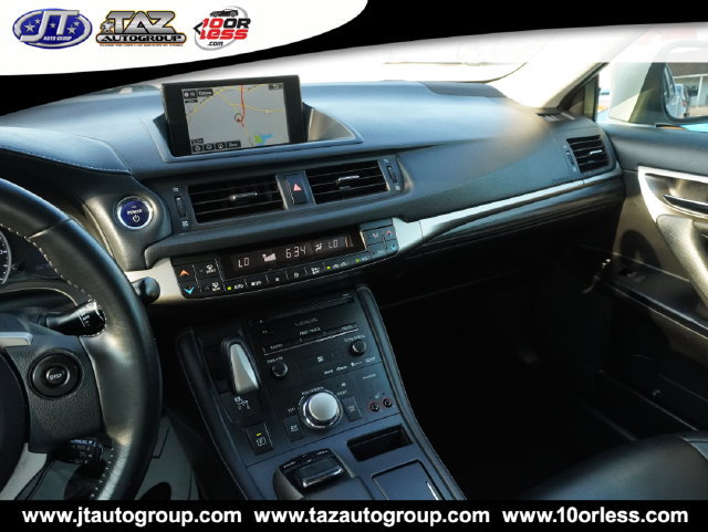 Used 2015 Lexus CT 200h w/ Navigation Package FWD image 13