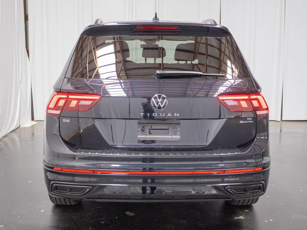 Used 2023 Volkswagen Tiguan SE R-Line AWD/4WD image 3