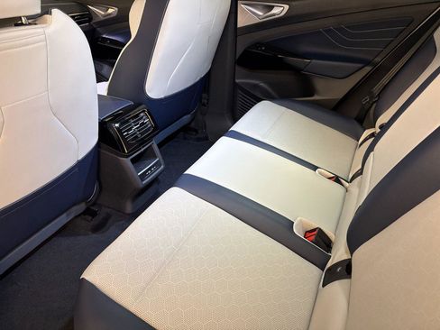 New 2026 Volkswagen ID.4 Pro S image 11