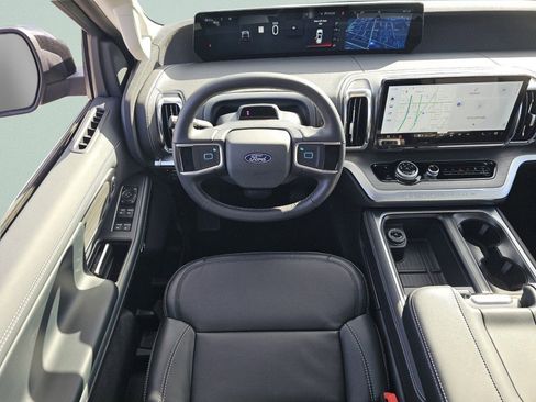 New 2026 Ford Expedition Platinum w/ Driver's Package image 4