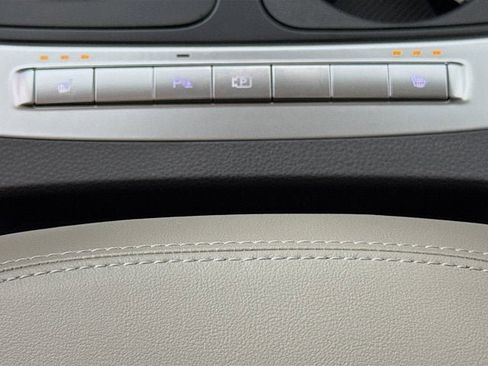 New 2026 Kia Carnival LXS FWD image 24