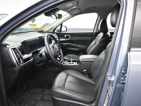 Used 2025 Kia Sorento S FWD image 11