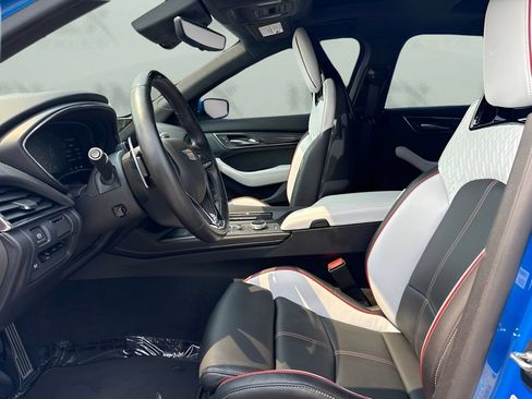 Used 2024 Cadillac CT5 V Blackwing w/ Carbon Fiber Package 2 RWD image 9