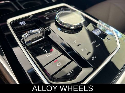 Used 2026 BMW 740i xDrive AWD/4WD image 9