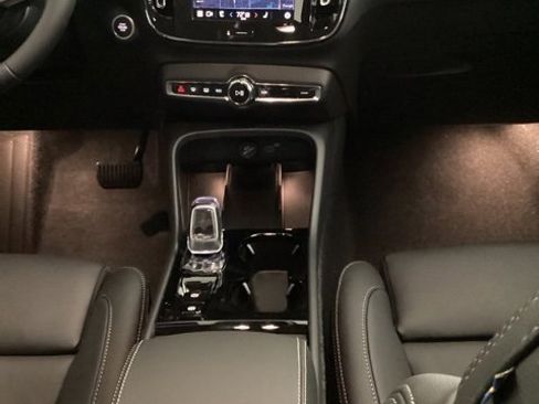 New 2025 Volvo XC40 B5 Plus w/ Protection Package Premier image 22