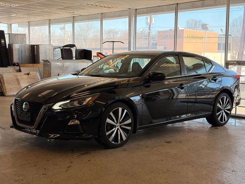 Used 2019 Nissan Altima 2.5 SR image 3