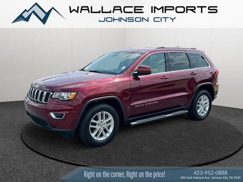 Used 2017 Jeep Grand Cherokee Laredo w/ Quick Order Package 23E AWD/4WD image 2