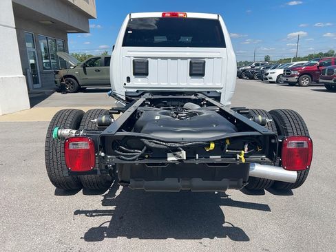 New 2026 RAM 3500 Tradesman AWD/4WD image 4