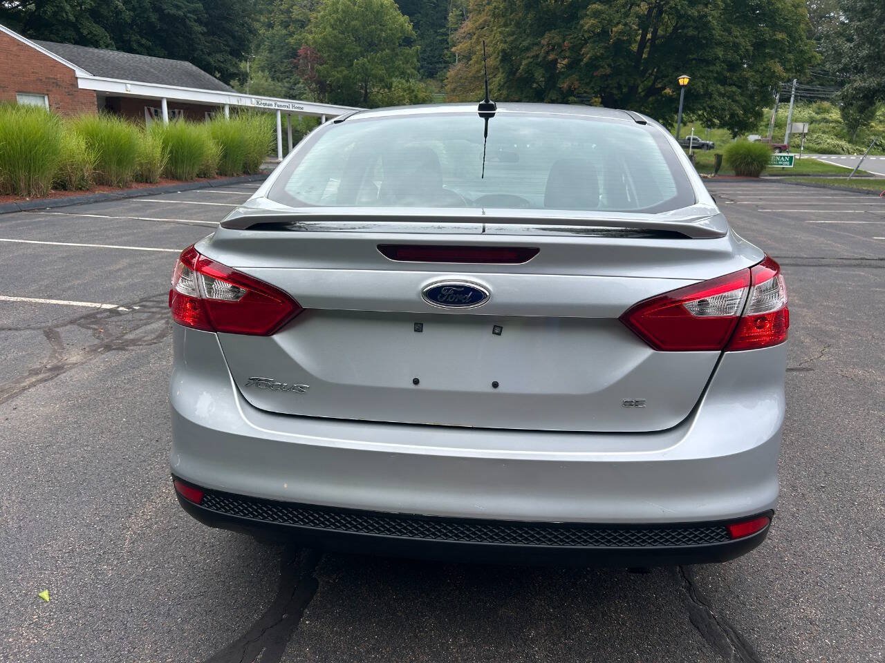 Used 2014 Ford Focus SE w/ SE Sport Package FWD image 4