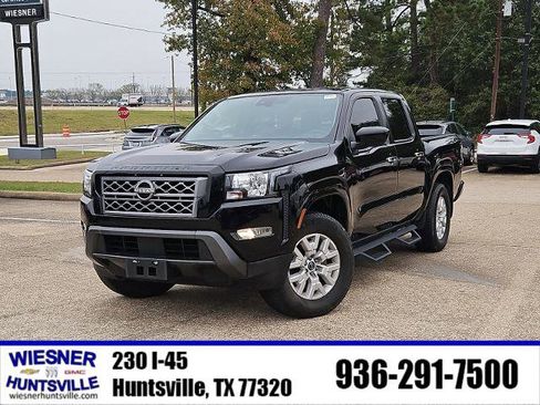 Used 2022 Nissan Frontier SV image 1