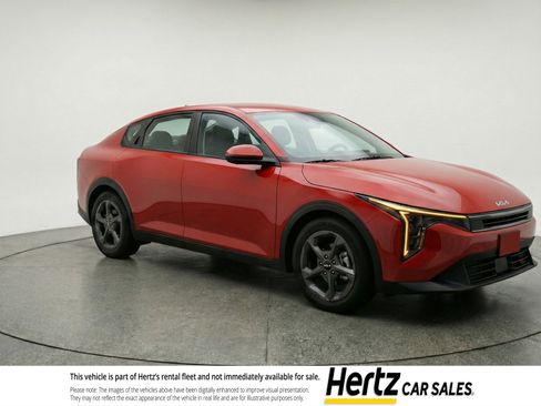 Used 2025 Kia K4 LXS image 1