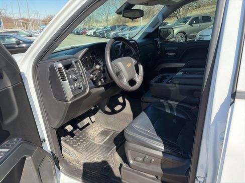 Used 2018 Chevrolet Silverado 1500 LT w/ LT Eassist Package image 11