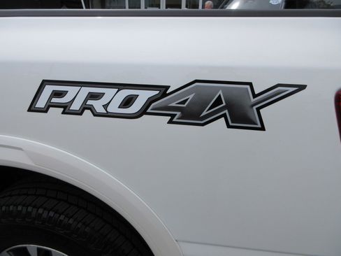Used 2017 Nissan Titan PRO-4X AWD/4WD image 7
