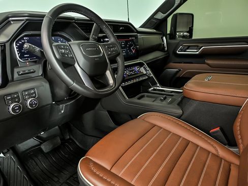 Used 2026 GMC Sierra 2500 Denali Ultimate AWD/4WD image 13