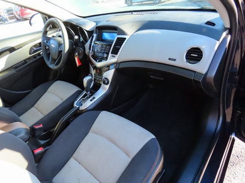 Used 2016 Chevrolet Cruze LS image 11