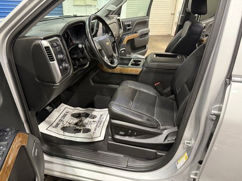 Used 2018 Chevrolet Silverado 1500 LTZ w/ LTZ Plus Package image 32