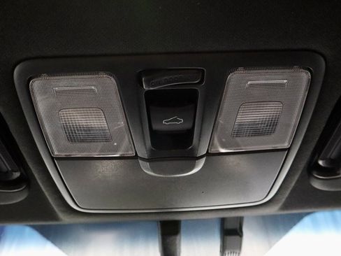 Used 2017 Hyundai Veloster Value Edition image 30