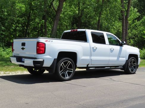 Used 2017 Chevrolet Silverado 1500 LT w/ LPO, Black Pack AWD/4WD image 3