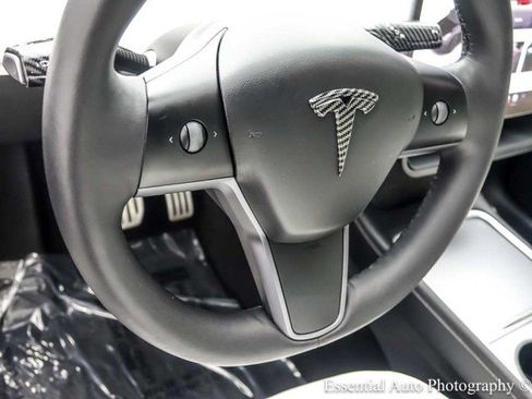 Used 2022 Tesla Model Y Performance AWD/4WD image 16