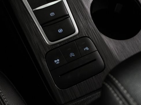 Certified 2022 Ford Escape Titanium image 18