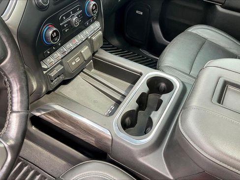 Used 2019 Chevrolet Silverado 1500 LTZ w/ LTZ Premium Package AWD/4WD image 18