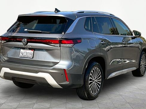 Used 2025 Volkswagen Tiguan S FWD image 6