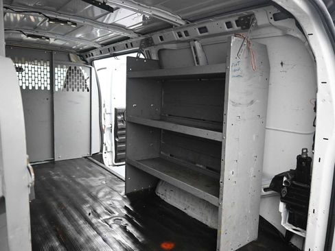 Used 2020 Chevrolet Express 2500 image 16