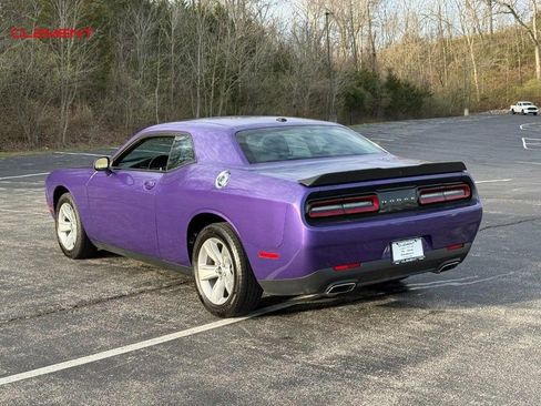 Used 2023 Dodge Challenger SXT image 3