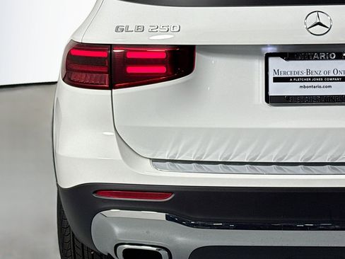 New 2026 Mercedes-Benz GLB 250 image 14