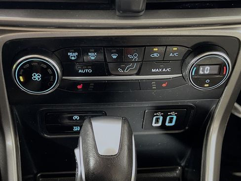 Used 2021 Ford EcoSport SE w/ SE Convenience Package FWD image 26
