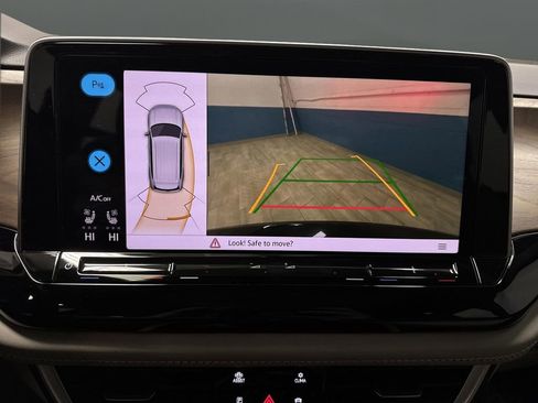 Used 2024 Volkswagen Atlas SE w/ Panoramic Sunroof Package image 10