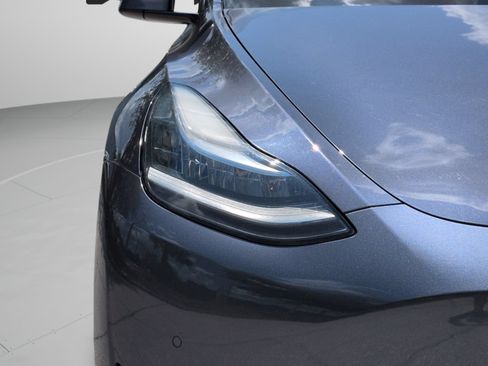 Used 2021 Tesla Model Y Long Range AWD/4WD image 12