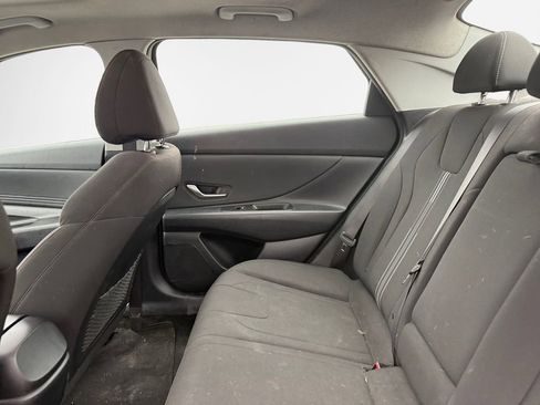 Used 2022 Hyundai Elantra SEL w/ Convenience + Premium Package image 22