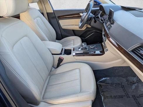 Used 2019 Audi Q5 Premium w/ Convenience Package image 22