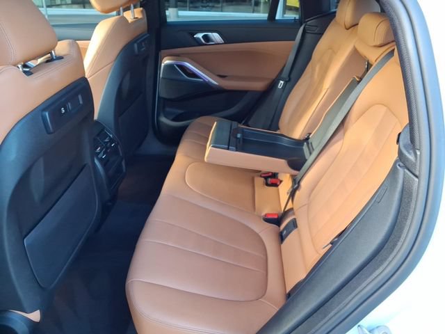 Used 2022 BMW X6 xDrive40i AWD/4WD image 18