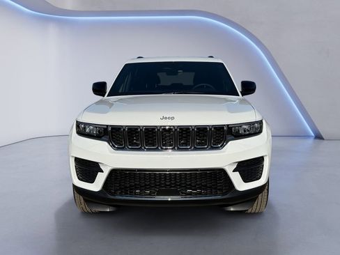 New 2025 Jeep Grand Cherokee Laredo X w/ MOPAR Finishing Package image 9