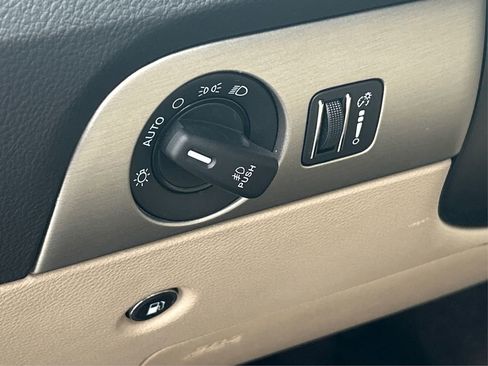 Used 2018 Dodge Durango SXT w/ 3rd Row Seating Group image 35