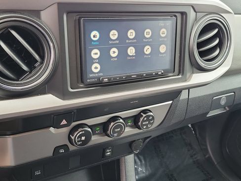 Used 2019 Toyota Tacoma SR5 RWD image 13