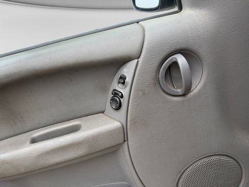 Used 2006 Jeep Liberty Sport AWD/4WD image 19