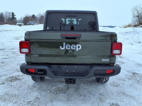 Used 2023 Jeep Gladiator Overland w/ Cold Weather Group image 30