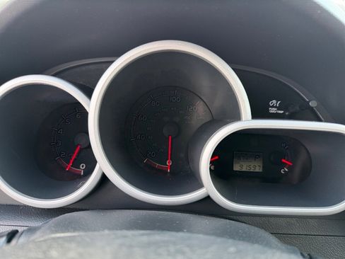 Used 2012 Toyota Matrix L FWD image 19