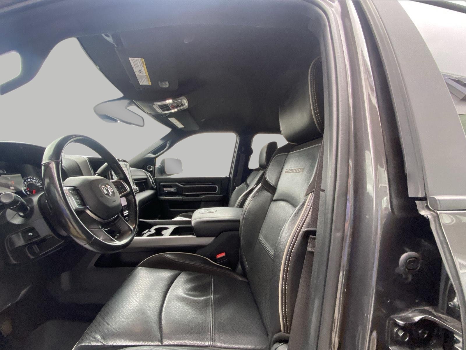 Used 2022 RAM 3500 Laramie AWD/4WD image 13