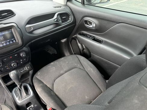 Used 2020 Jeep Renegade Altitude image 26