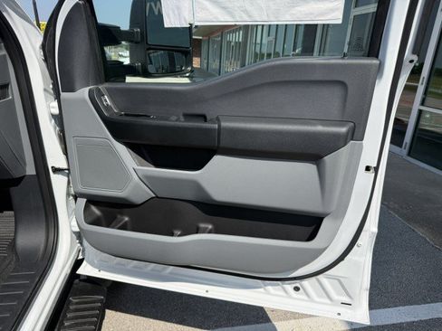 Used 2024 Ford F550 4x4 Regular Cab Super Duty image 22