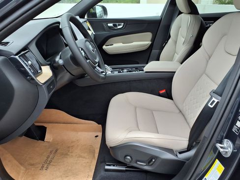 New 2026 Volvo XC60 B5 Core w/ Climate Package AWD/4WD image 13