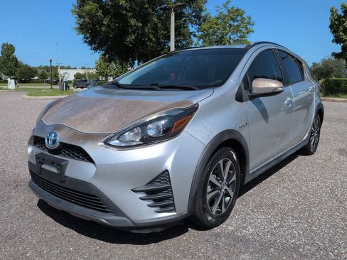 Used 2018 Toyota Prius C One FWD image 2