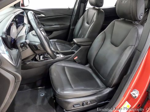 Used 2024 Buick Encore GX Sport Touring w/ Comfort Package FWD image 13