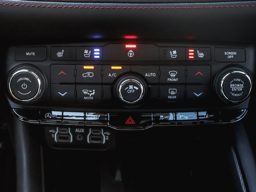 Used 2025 Dodge Durango GT AWD/4WD image 24